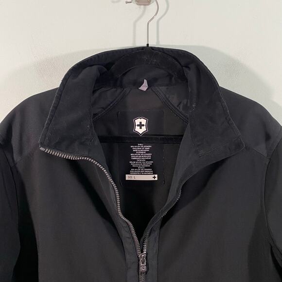 Victorinox Swiss Army Black 2 Way Zip Reinforced Elbow Softshell Jacket Size L - Picture 2 of 11